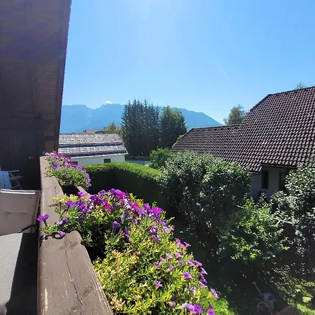 Leonore Apartment